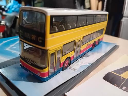 DENNIS TRIDENT dubbeldekker Kowloon Motor Bus HONGKONG 1:76, Hobby en Vrije tijd, Modelauto's | Overige schalen, Zo goed als nieuw