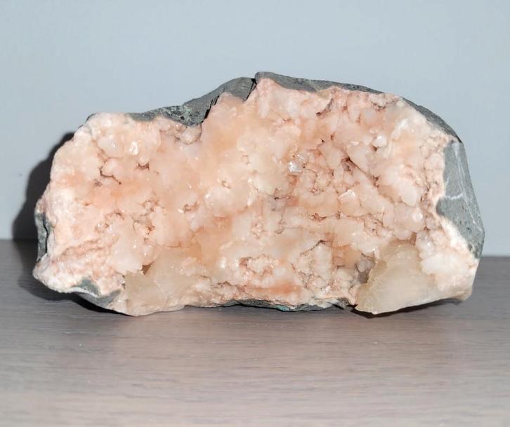 Nieuwe Heulandiet Geode, Verzamelen, Mineralen en Fossielen, Ophalen of Verzenden