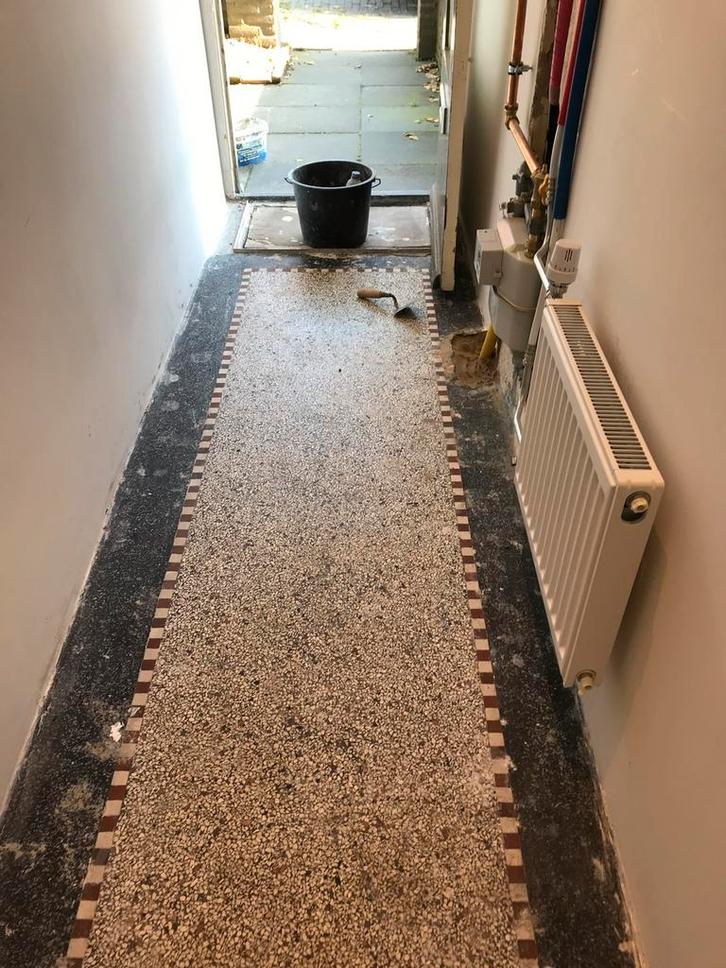 Oude terrazzo granito vloer ontdekt opnieuw POLIJSTEN, Huis en Inrichting, Overige Huis en Inrichting, Gebruikt, Ophalen of Verzenden