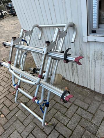 Dubbele fietsendrager voor camper/caravan beschikbaar voor biedingen