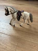 Schleich paard met zadel en hoofdstel, Verzamelen, Speelgoed, Ophalen of Verzenden, Zo goed als nieuw