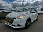 Peugeot 208 Automaat 1.4 E-hdi  5-D 2014 Wit, Auto's, 725 kg, 1398 cc, 4 cilinders, Origineel Nederlands