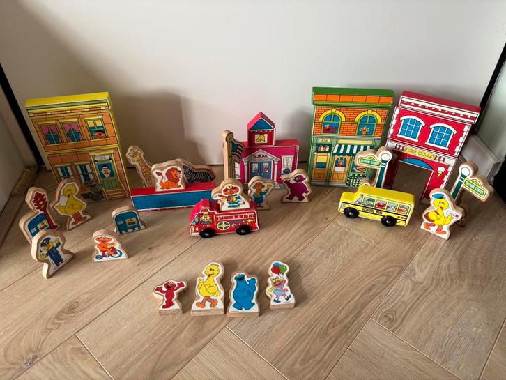 HOUTEN SESASMSTRAAT BLOKKEN STRAAT, Kinderen en Baby's, Speelgoed | Houten speelgoed, Zo goed als nieuw, Overige typen, Ophalen of Verzenden