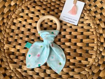 Baby bijtring met ‘oortjes’ beschikbaar voor biedingen
