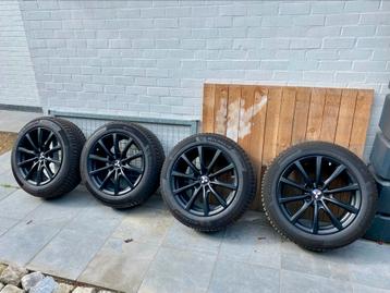 Prachtig set velgen met banden te koop in nieuwstaat beschikbaar voor biedingen
