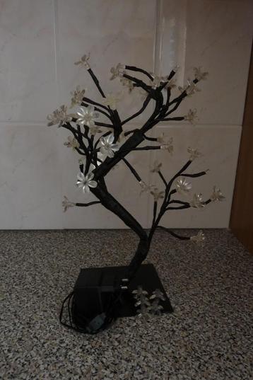 als nieuw bloesemboom met verlichting (stekker) beschikbaar voor biedingen