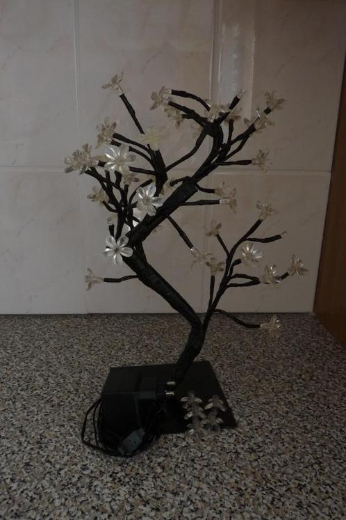 als nieuw bloesemboom met verlichting (stekker), Diversen, Kerst, Zo goed als nieuw, Ophalen of Verzenden