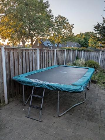 Trampoline Salta 240*390 beschikbaar voor biedingen