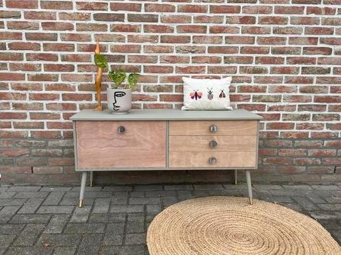 Tof vintage dressoir - keurig gerestyled, Huis en Inrichting, Kasten | Dressoirs, Zo goed als nieuw, 100 tot 150 cm, 25 tot 50 cm