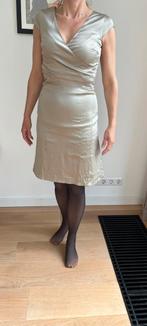 Glanzende gouden jurk InWear mt 34, Kleding | Dames, Jurken, Overige kleuren, Ophalen of Verzenden, Zo goed als nieuw, Knielengte