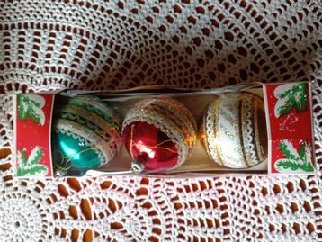 Oude kerstballen beschikbaar voor biedingen