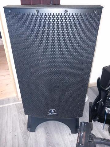 Mixer en speakers beschikbaar voor biedingen