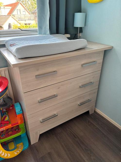 Interbaby Babykamer - Ledikant, Commode, Kledingkast, Huis en Inrichting, Kasten | Kledingkasten, Zo goed als nieuw, 150 tot 200 cm