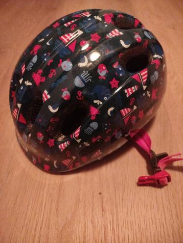 Kinder fietshelm abus beschikbaar voor biedingen