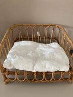 Rotan mand is als nieuw hondenmand kattenmand ophalen zsm, Ophalen, Riet