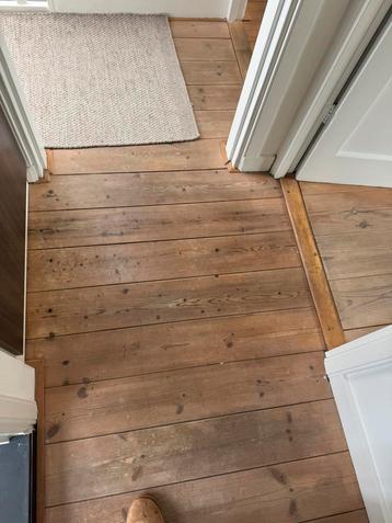 Gratis houten vloer +- 30m2 (vanaf 28/07) beschikbaar voor biedingen