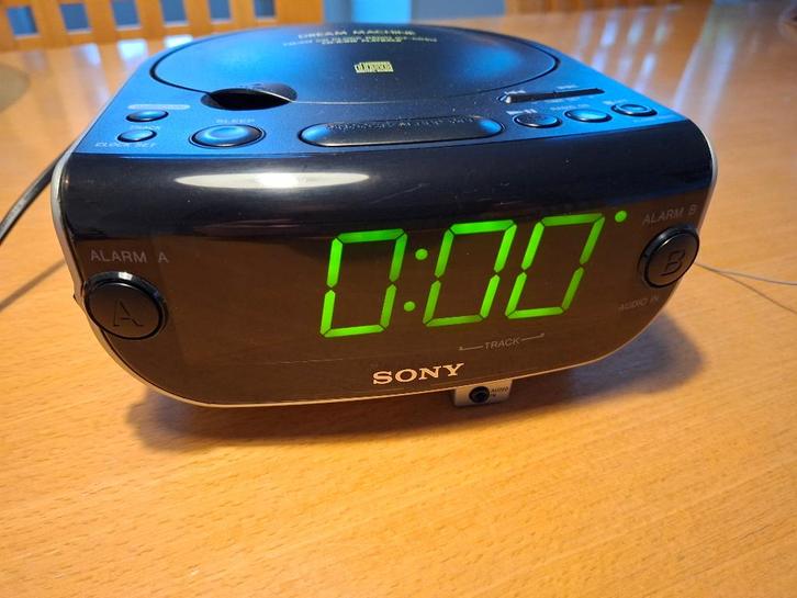 Mooie Compacte Sony Dream Machine klokradio ( ICF-CD814 ), Witgoed en Apparatuur, Wekkers, Gebruikt, Digitaal, Ophalen of Verzenden