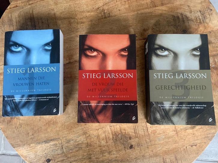 Stieg Larsson – Millennium Trilogie (3 boeken, complete set), Boeken, Thrillers, Gelezen, Ophalen of Verzenden