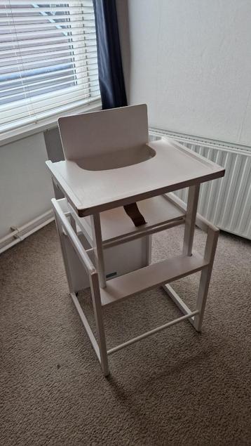 Kinderstoel  Hout In - en uitklapbaar als tafel en stoeltje beschikbaar voor biedingen