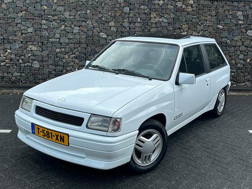 Opel Corsa GSI 1992 Wit, Auto's, Opel, Bedrijf, Corsa, Elektrische ramen, Benzine, Hatchback, Handgeschakeld, Geïmporteerd, Wit