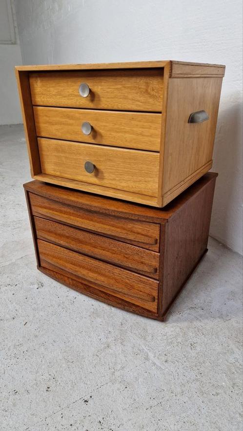 2 hele mooie vintage ladekastjes besteklade kastje, Huis en Inrichting, Kasten | Ladekasten, Zo goed als nieuw, Minder dan 100 cm
