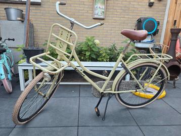 Te koop, meisjesfiets beschikbaar voor biedingen