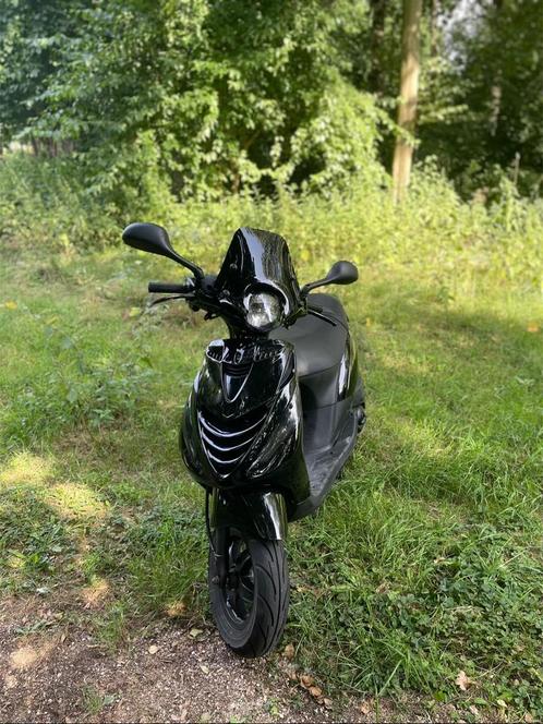 Zip 4 takt 50cc, Fietsen en Brommers, Scooters | Piaggio, Gebruikt, Zip, Maximaal 45 km/u, Benzine, Ophalen
