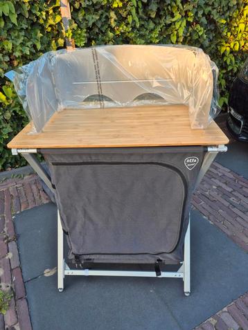 Nieuwe DEFA Europe Campingkast met Bamboe Blad beschikbaar voor biedingen