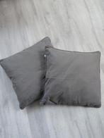 Twee grote kussens, 70x70 cm, grijs katoen. Merk DutchDecor, Ophalen, Zo goed als nieuw, Grijs, Vierkant