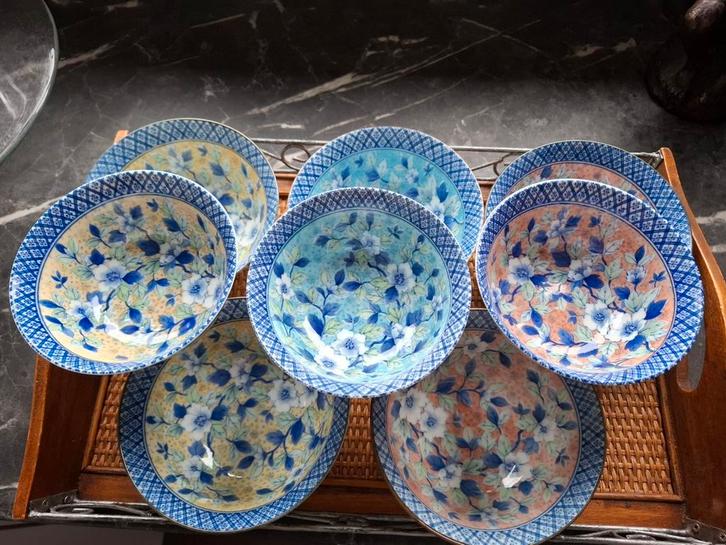 Prachtige chinees porseleinen schalen 8 stuks, Huis en Inrichting, Woonaccessoires | Schalen en Manden, Zo goed als nieuw, Rond