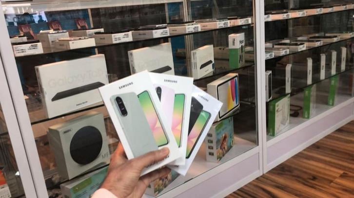 49  Stuks  Samsung Galaxy A56 - 256GB Black Nieuw Geseald!, Telecommunicatie, Mobiele telefoons | Samsung, Nieuw, Galaxy Z Flip