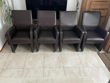 Leer Eettafelstoelen beschikbaar voor biedingen