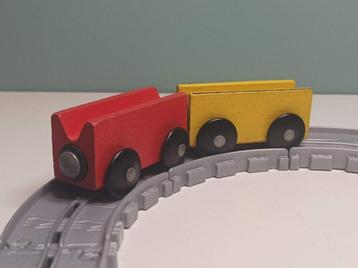 2 Houten wagonnen beschikbaar voor biedingen