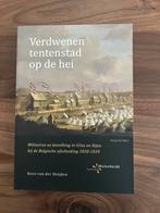Gilze - Verdwenen tentenstad op de hei, Boeken, 20e eeuw of later, Ophalen of Verzenden, Zo goed als nieuw, Kees van der Heijden