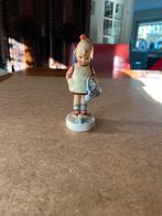 Vintage Hummeltje beeldje met gieter, Antiek en Kunst, Antiek | Keramiek en Aardewerk, Ophalen of Verzenden