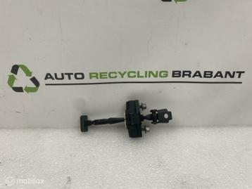 Deurvanger Achter Links Rechts Renault Captur 824305607R beschikbaar voor biedingen