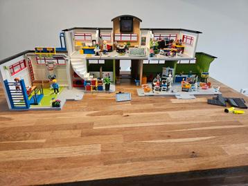 Playmobil middelbare school met 3 extra sets beschikbaar voor biedingen