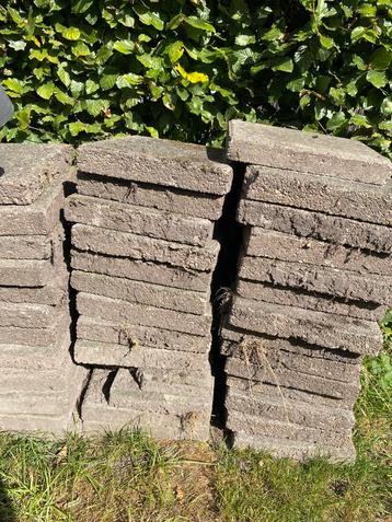 Terrastegels 30x30 - 70 stuks beschikbaar voor biedingen