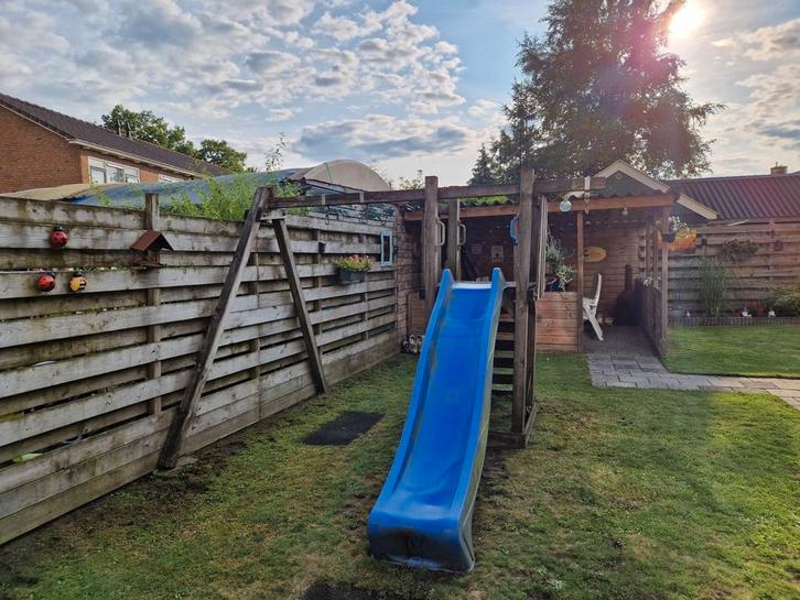 Speeltoestel. NU IN PRIJS VERLAAGD!!, Kinderen en Baby's, Speelgoed | Buiten | Speeltoestellen, Gebruikt, Glijbaan, Schommel, Ophalen