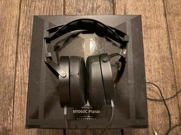 Monolith M1060c planar koptelefoon beschikbaar voor biedingen