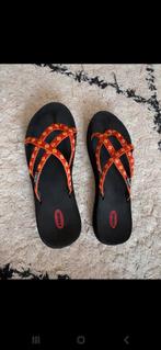 Teva Slippers Maat 40 - Rood/Oranje/Geel, Kleding | Dames, Schoenen, Slippers, Oranje, Ophalen of Verzenden, Teva