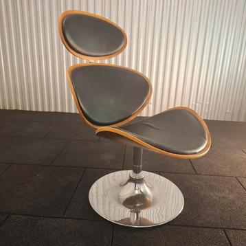 DAN-FORM Deens design fauteuil  beschikbaar voor biedingen