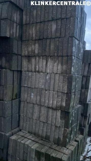 700m2 grijs, gebruikte betontegels 30x30x8cm terrastegels beschikbaar voor biedingen
