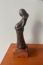 Bronzen beeldje van zwangere vrouw, Antiek en Kunst, Kunst | Beelden en Houtsnijwerken, Ophalen of Verzenden