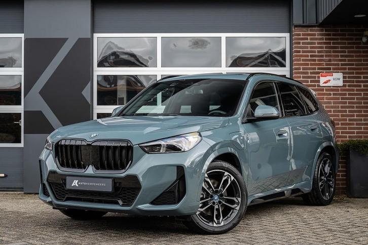 BMW X1 25e xDrive M Sport | Panorama | Shadow | Camera | Ele, Auto's, BMW, Bedrijf, Te koop, X1, 4x4, Achteruitrijcamera, Adaptieve lichten