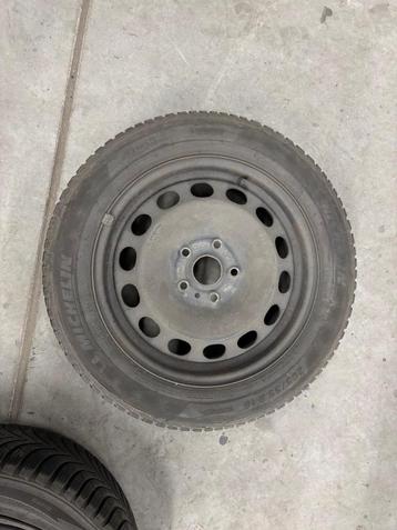 Wielenset Hankook & Michelin banden 205/55R16  beschikbaar voor biedingen