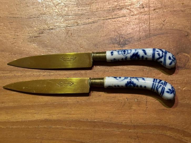 2x Antieke fruitmessen met uienpatroon, porseleinen handv#v#, Antiek en Kunst, Antiek | Bestek, Ophalen