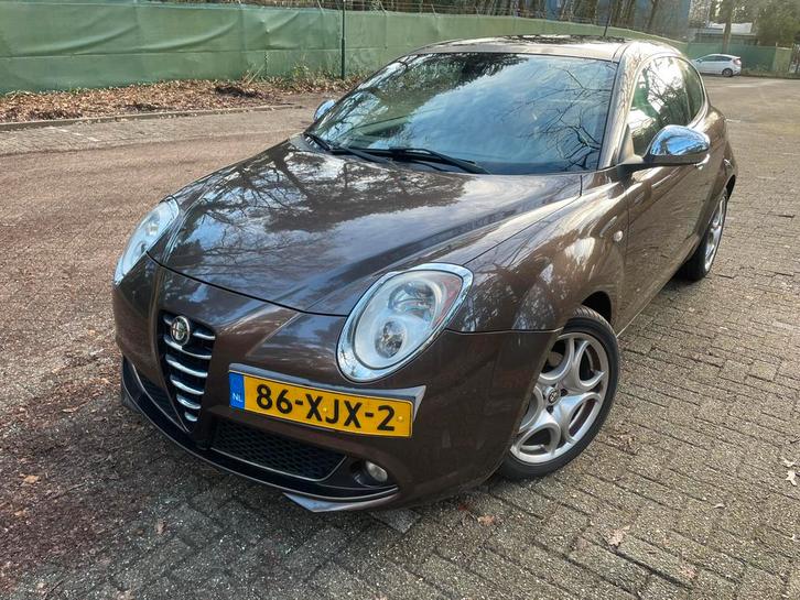 Alfa Romeo MiTo 1.3 D 62KW 2012 Bruin, Auto's, Alfa Romeo, Particulier, MiTo, Diesel, Euro 5, A, Hatchback, Handgeschakeld, Origineel Nederlands