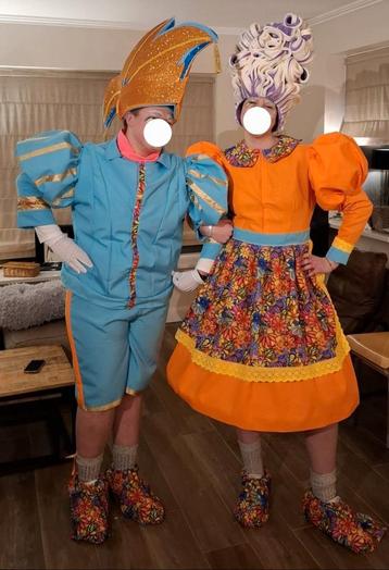 Ouderwets Carnaval. Prachtige eigen ontworpen pakken te koop beschikbaar voor biedingen