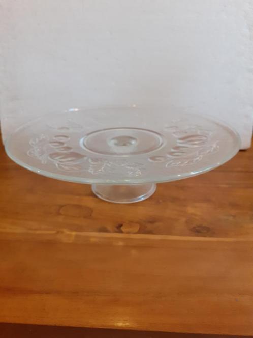 Mooi stevig glazen taartplateau met fruitmotieven, Antiek en Kunst, Antiek | Glas en Kristal, Ophalen of Verzenden